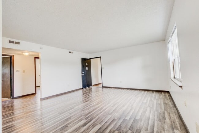 Photo - 406 W Southampton Dr Unit A
