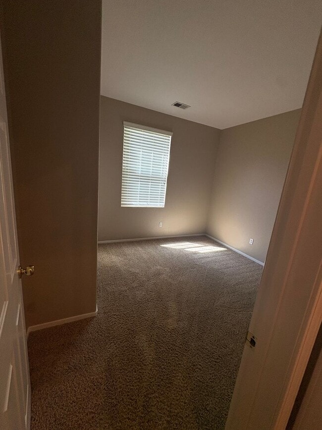 Photo - Vibrant 3 bed/2 bath home in West Sac