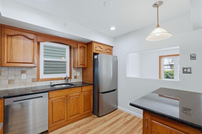 Photo - 1151 51st St
