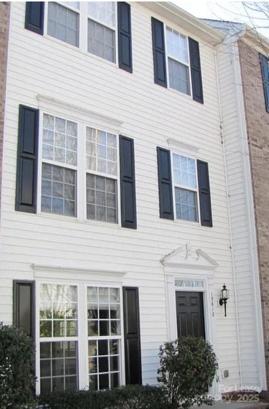 Photo - 15610 King Louis Ct