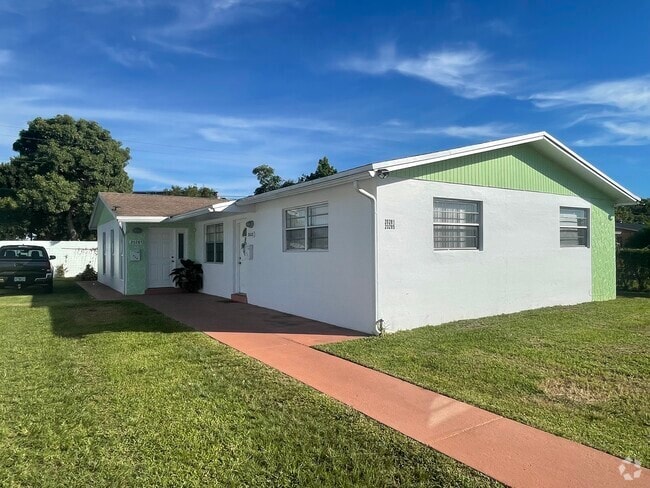 Building Photo - 20285 SW 110th Ct Rental