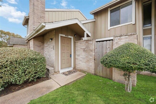 Building Photo - 12033 Bob White Dr Rental