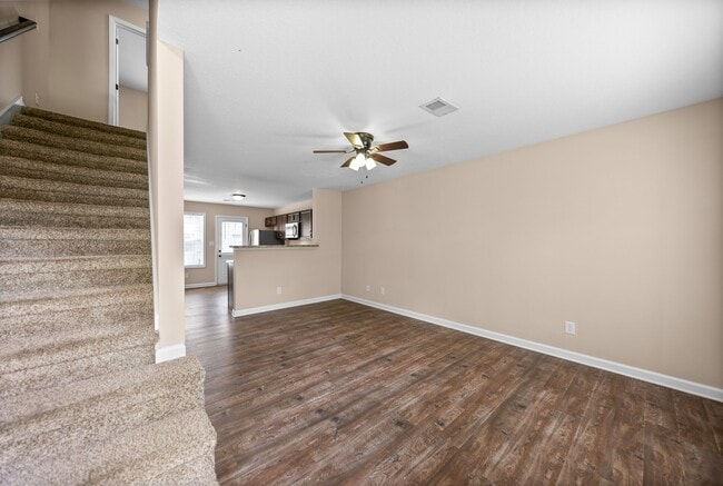 Photo - 395 McGee Ct