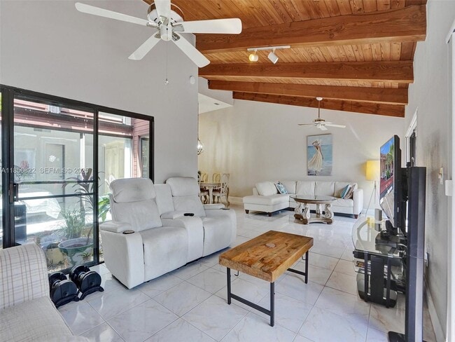 Photo - 2667 Parkview Dr S