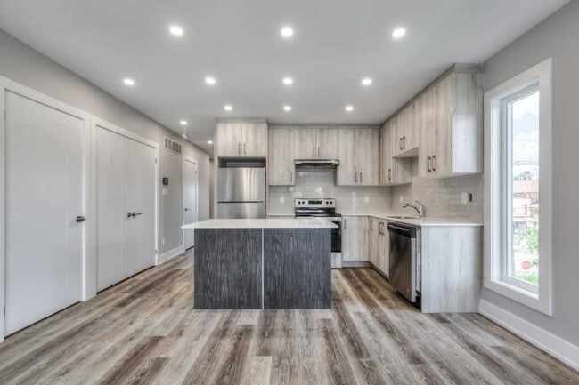 53 Rockcliffe Blvd Unit 3