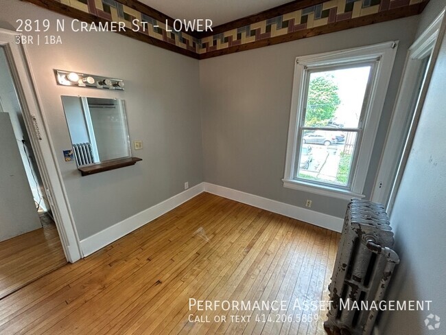 Building Photo - 2819 N Cramer St Unit LOWER Rental