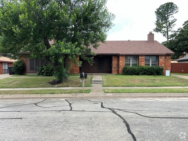 Building Photo - 1037 Stableway Ln Rental