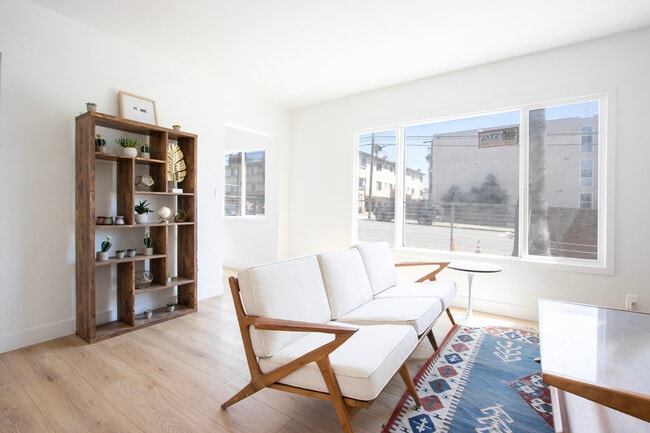 Photo - 4019 Oakwood