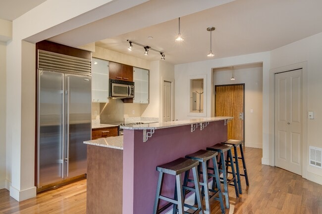 Photo - 1 bed 1.5 bath Condo for Rent in Belltown!