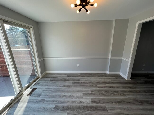 2 BR, 1.5BA TH