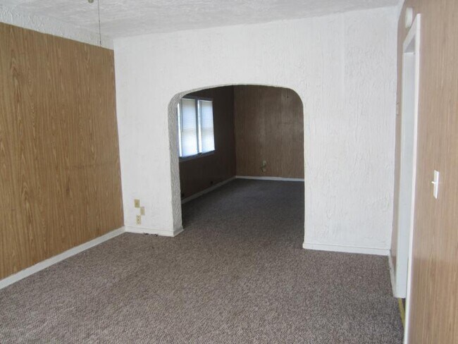 Photo - 562 Wilson St