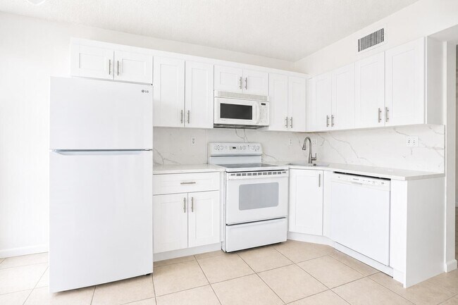 Photo - 5910 Morningstar Cir Unit 202