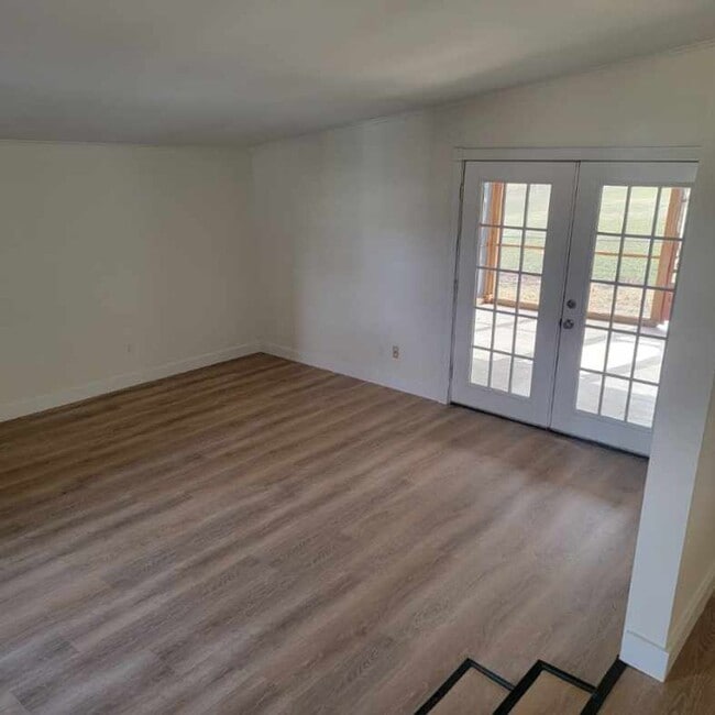 Photo - 4 Bedroom Home in St. Charles  $2695