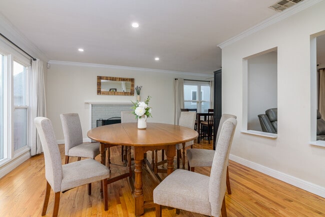 Photo - 16641 Gilmore St