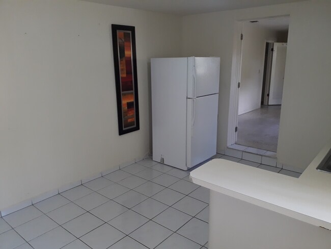 Photo - 760 Tamiami Canal Rd Unidad 760 Pinero