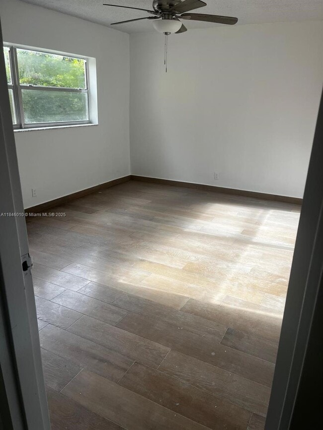 Photo - 1015 Country Club Dr Unit 302