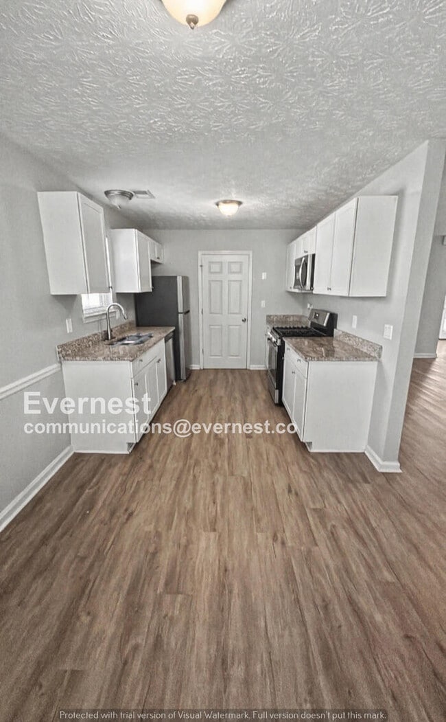 Photo - 3 Bed/2 Bath Home with Attached Garage / Pet-Friendly / Available Now!