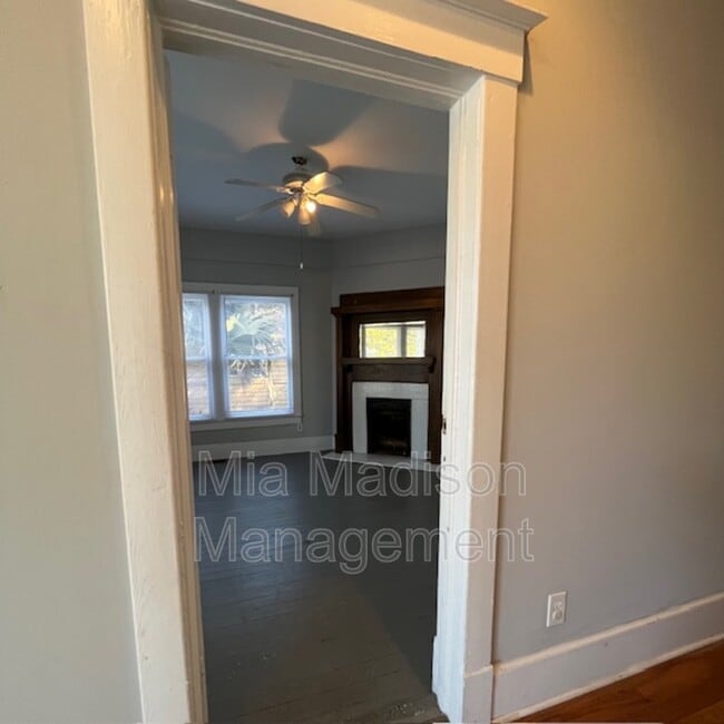 Photo - 607 W 44th St