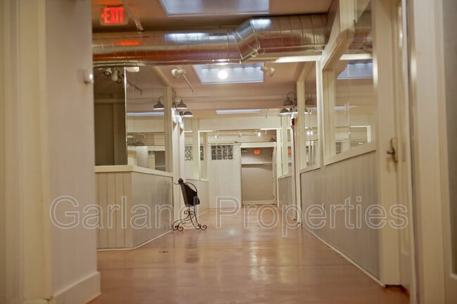 Photo - 110 Campbell Ave SE