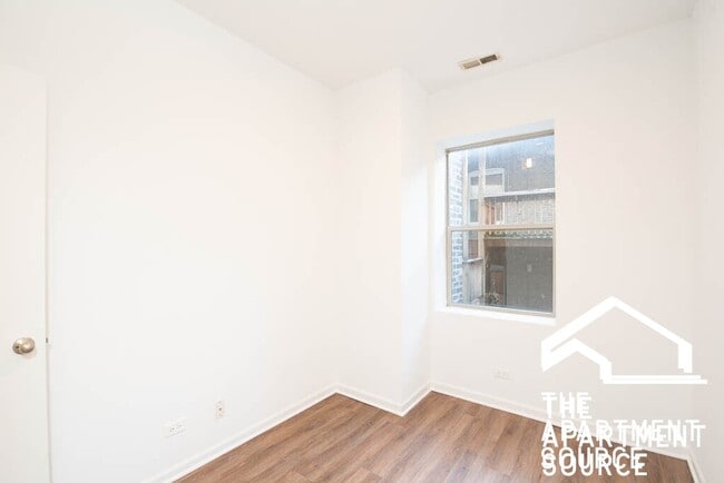 Photo - 5054 N Winthrop Ave Unit 406