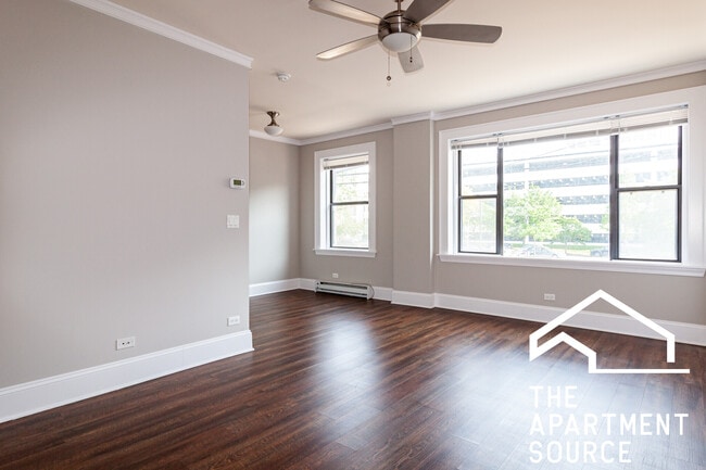 Building Photo - 817 W Lakeside Pl Unit 311