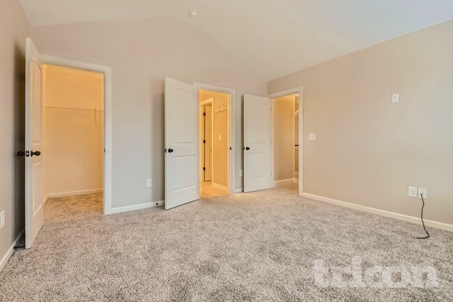 Photo - 216 Fannin Ln