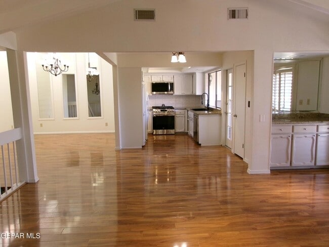 Photo - 5852 Mira Serena Dr