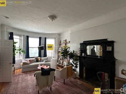 Building Photo - 591 Beacon St Unit 4 Rental