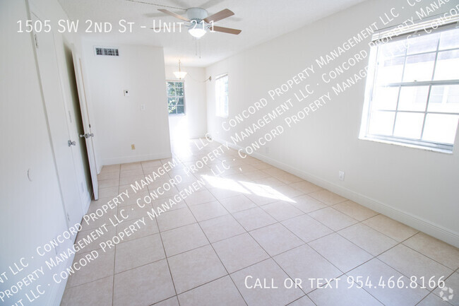 Building Photo - 1505 SW 2nd St Unit 211 Rental