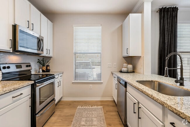 Building Photo - Evergreen at Sterling Ridge Rental