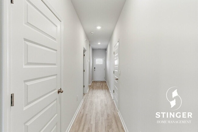 Photo - 548 Hideaway St