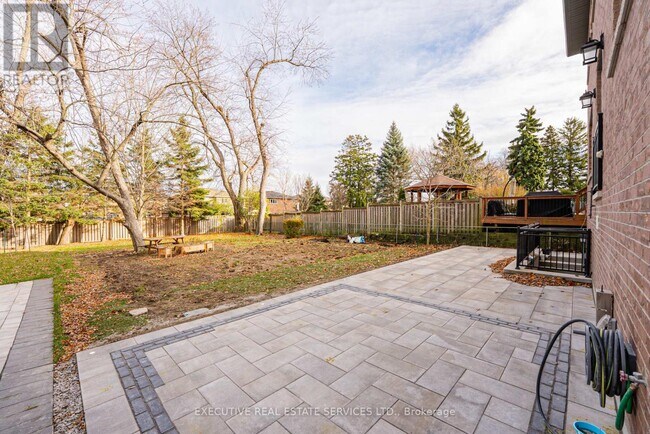 Photo - 337 Centennial Rd