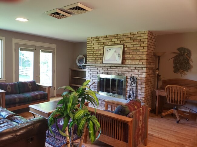 Photo - 1527 Prairie St House
