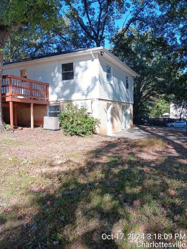 Photo - 110 Middlesex Dr