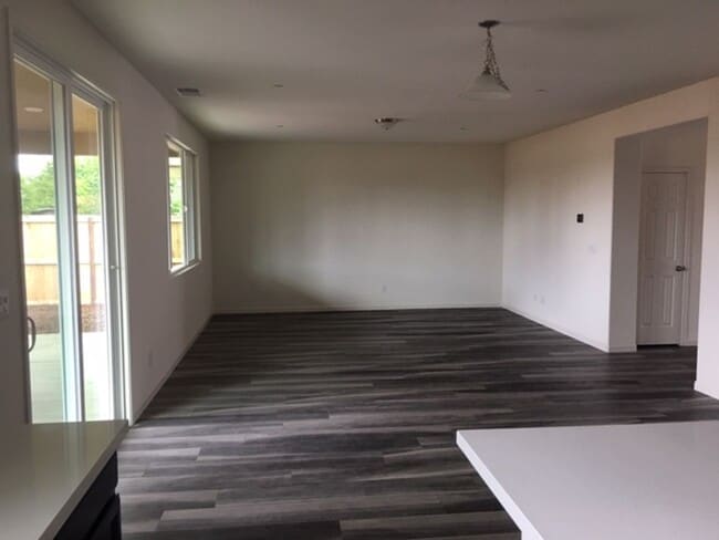 Photo - Elk Grove Neighborhood Shasta Ridge in Lag...