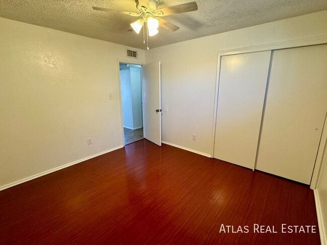 Photo - 1861 E University Dr