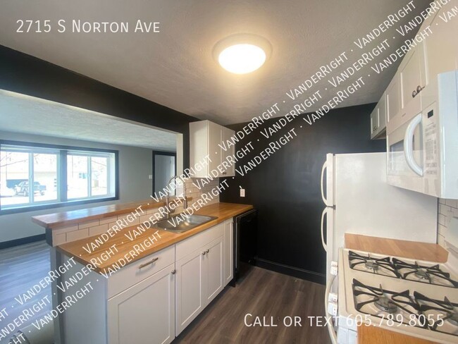Photo - 2715 S Norton Ave