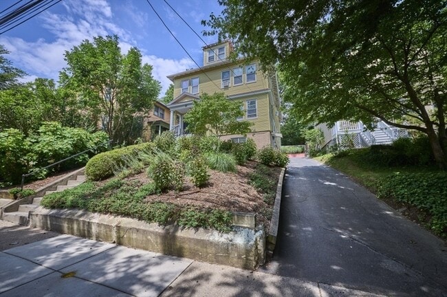 Photo - 25 Mendum St Apartment Unit 2