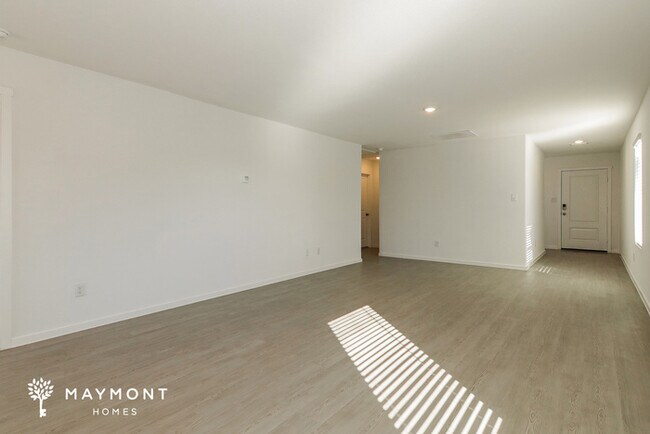 Photo - 3149 Burmese St