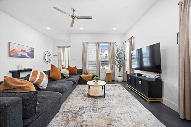 Photo - 4209 McKinney St Unidad 1