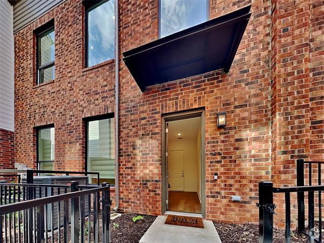 Building Photo - 129 E Oscar Dr Rental