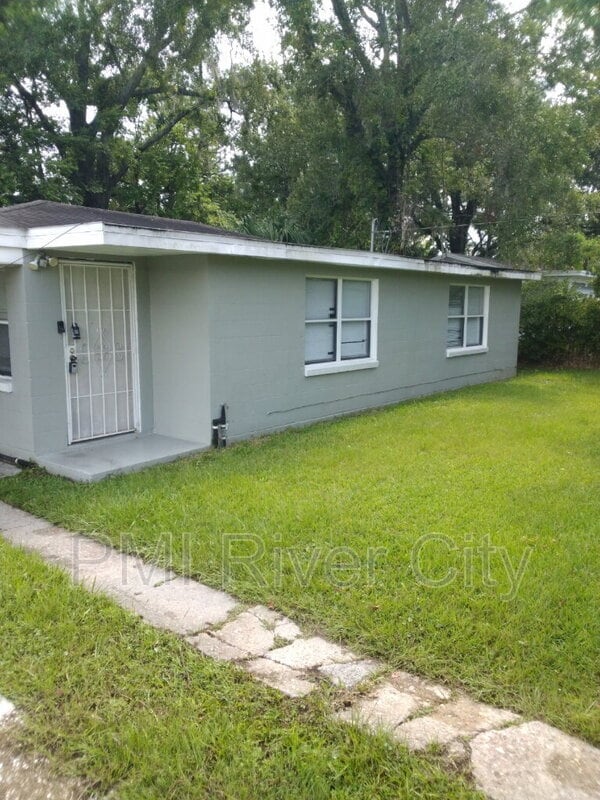 Photo - 5048 Broadway Ave