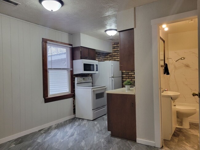 Photo - Your Next Home Awaits: 3 Bed 1 Bath Family!