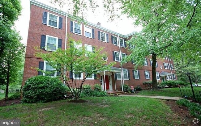 Building Photo - 2934 S Columbus St Unit C-1 Rental