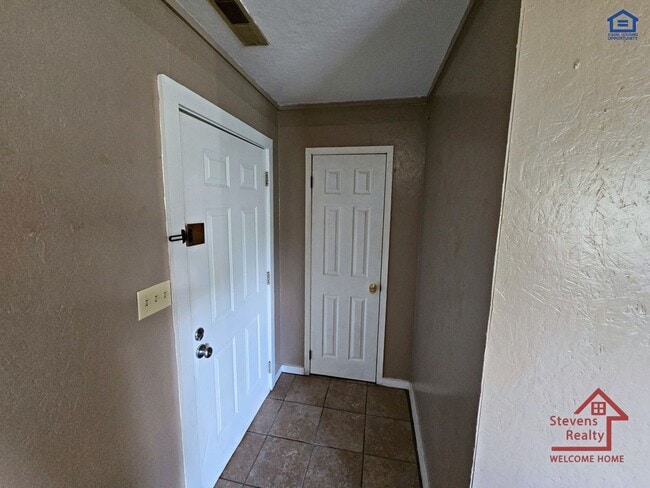 Photo - 620 Allie Ln