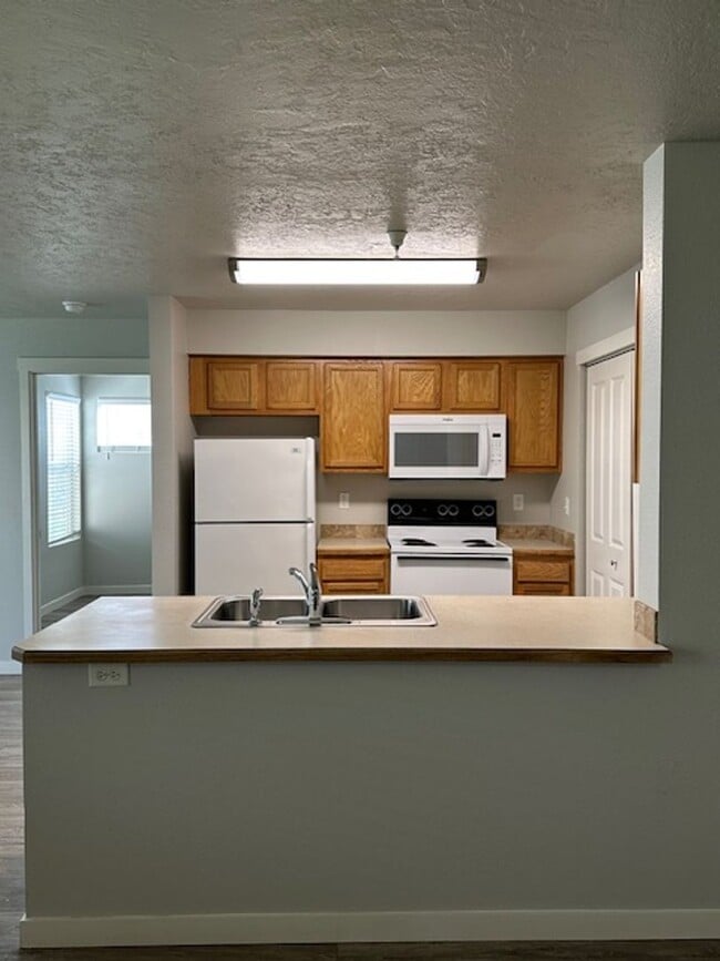 Building Photo - 7018 Noah Dr Unit 7018N102