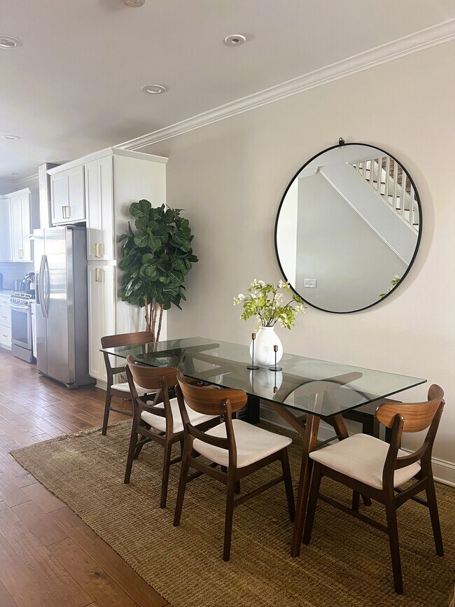 Dining - 624 S Linwood Ave House