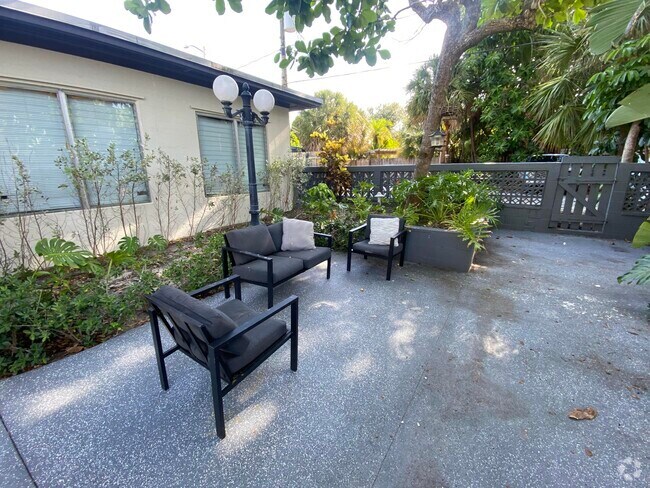 Building Photo - 131 S Federal Hwy Unit 2 Rental