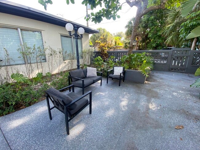 Building Photo - 131 S Federal Hwy Unit 2 Rental