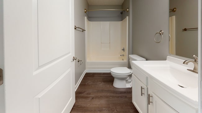 Ontario-Deluxe-Bathroom 1.jpg - Lakefront at West Chester